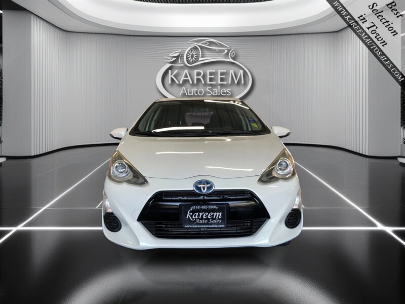 Used 2015 Toyota Prius C Three FWD image 2