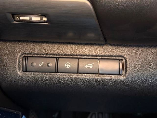 Certified 2025 Nissan Pathfinder SL w/ SL Premium Package FWD image 27