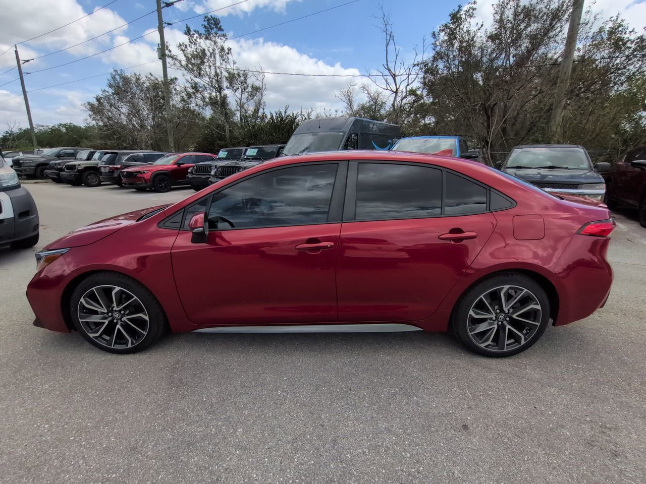 Used 2020 Toyota Corolla SE w/ SE Premium Package FWD image 8