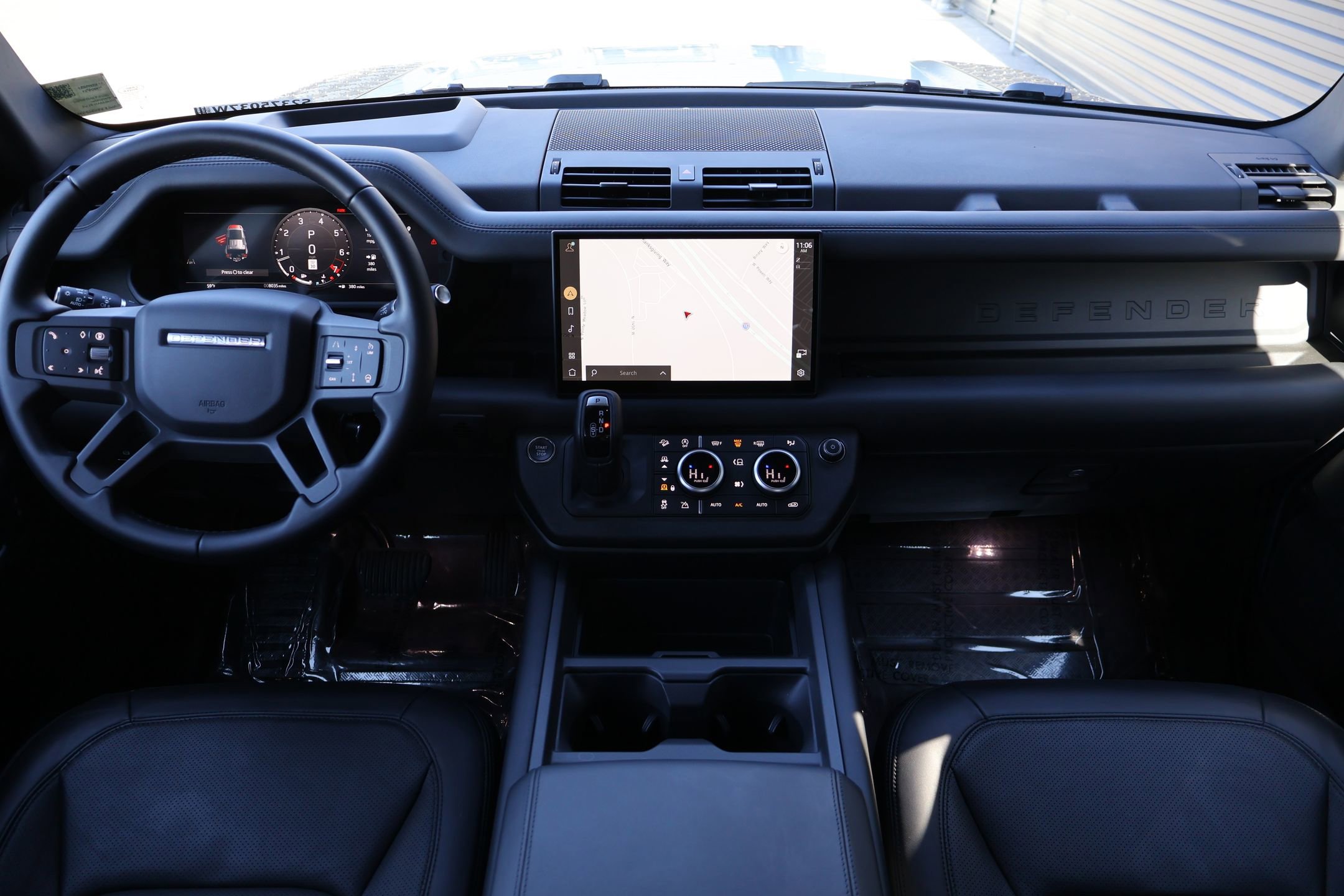 Used 2025 Land Rover Defender 110 S image 23