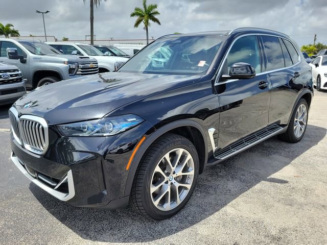 Used 2024 BMW X5 xDrive40i w/ Premium Package image 4