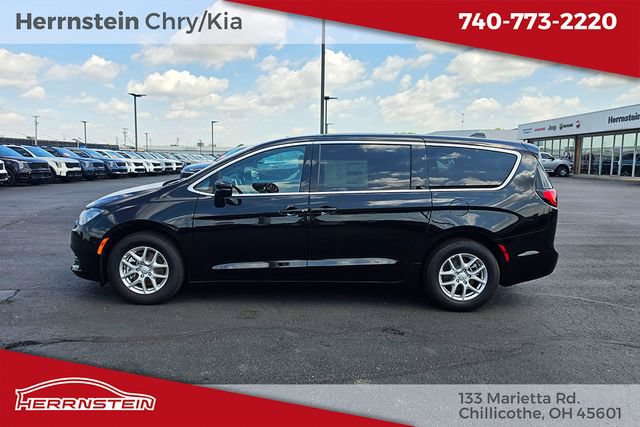 New 2026 Chrysler Voyager LX FWD image 4