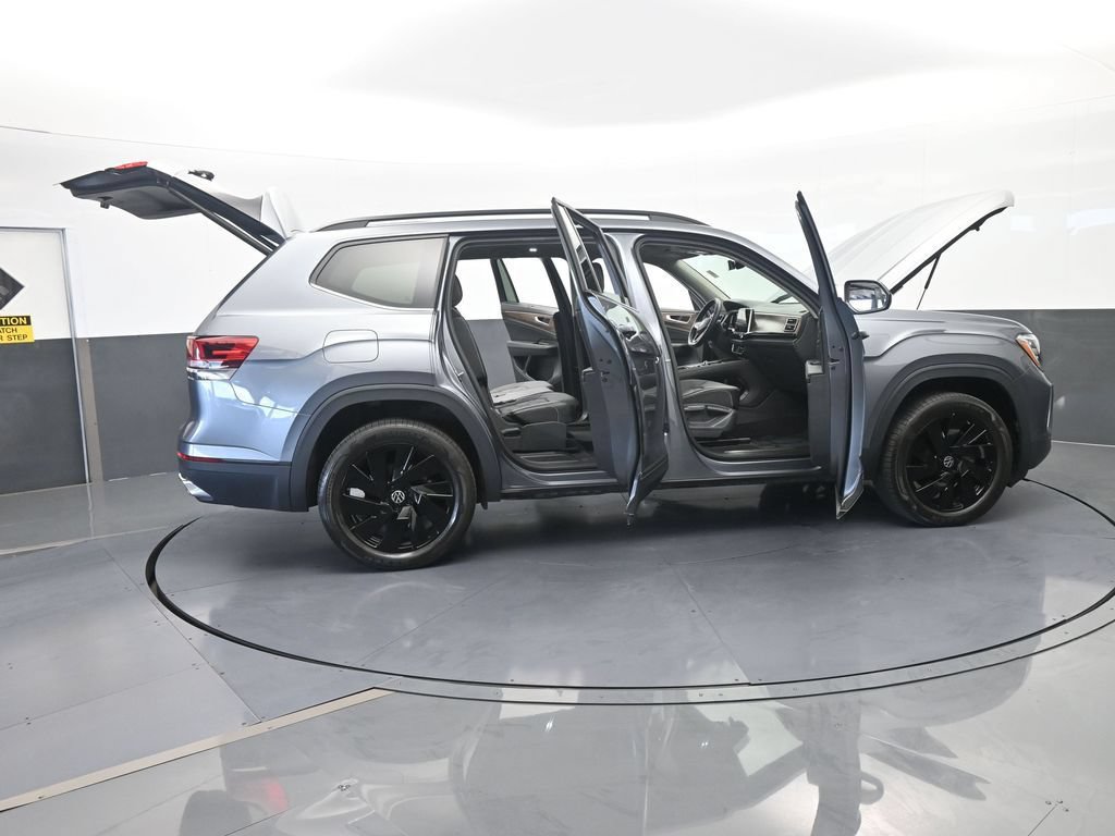 Used 2024 Volkswagen Atlas SE w/ Panoramic Sunroof Package FWD image 73