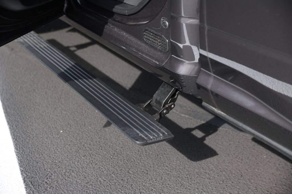 New 2026 RAM 3500 Laramie AWD/4WD image 11