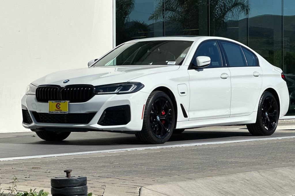 Used 2023 BMW 530e w/ M Sport Package image 7