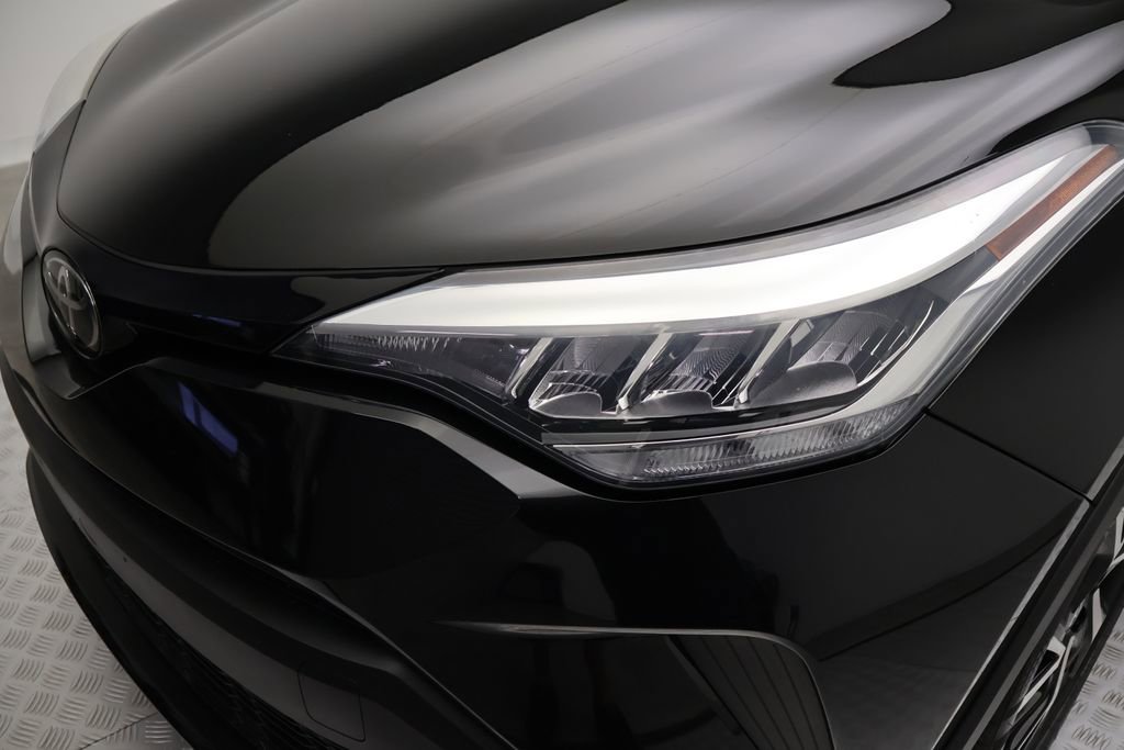 Certified 2022 Toyota C-HR XLE FWD image 3