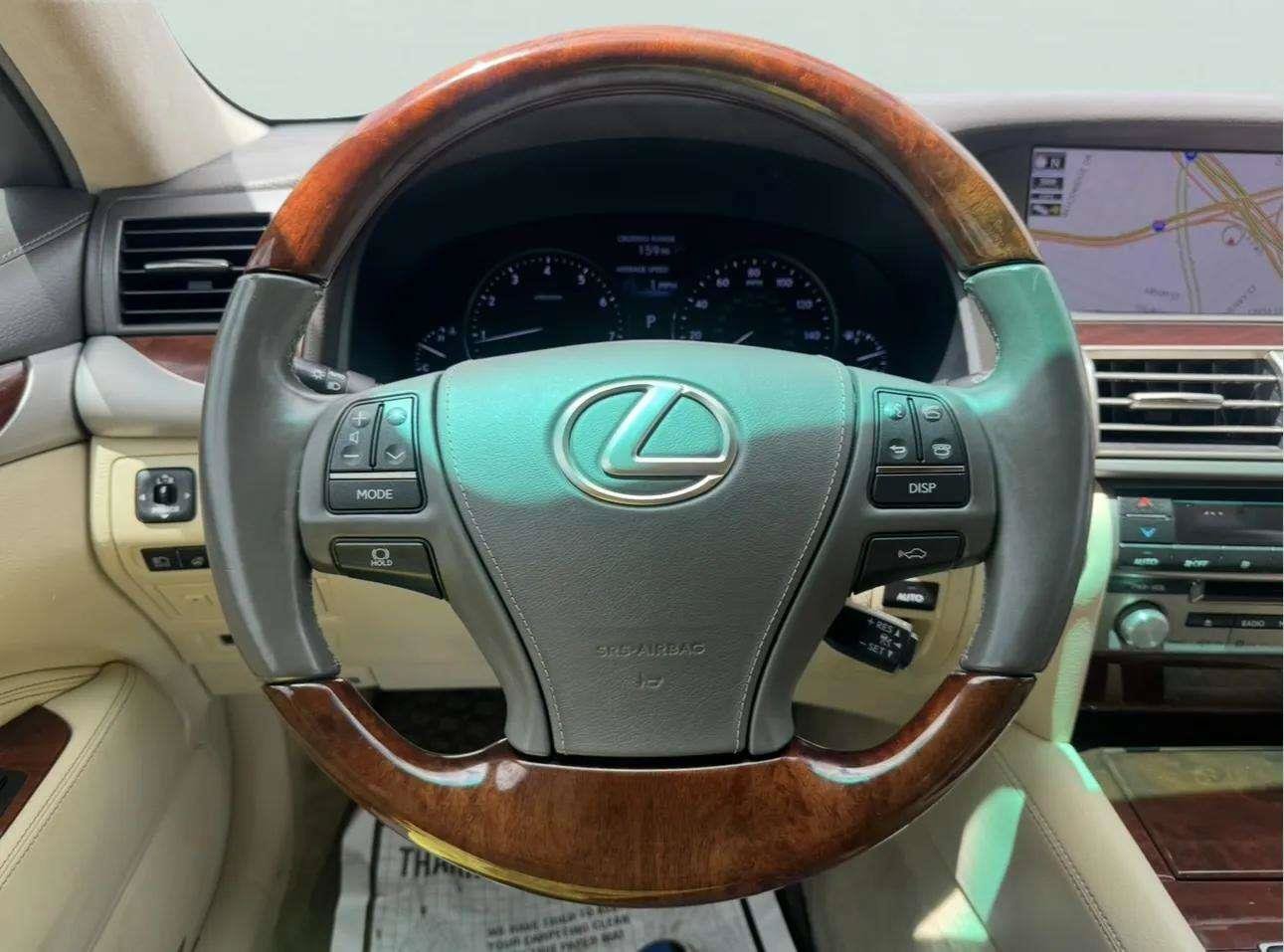 Used 2016 Lexus LS 460 w/ Comfort Package RWD image 31