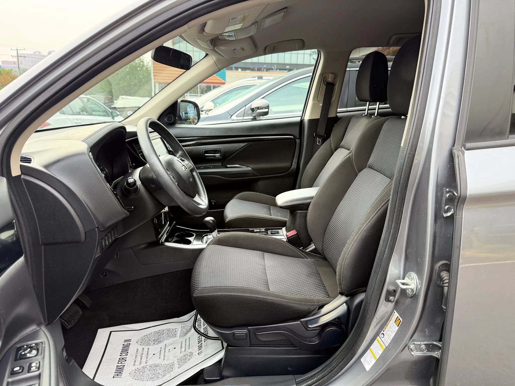 Used 2020 Mitsubishi Outlander ES FWD image 10