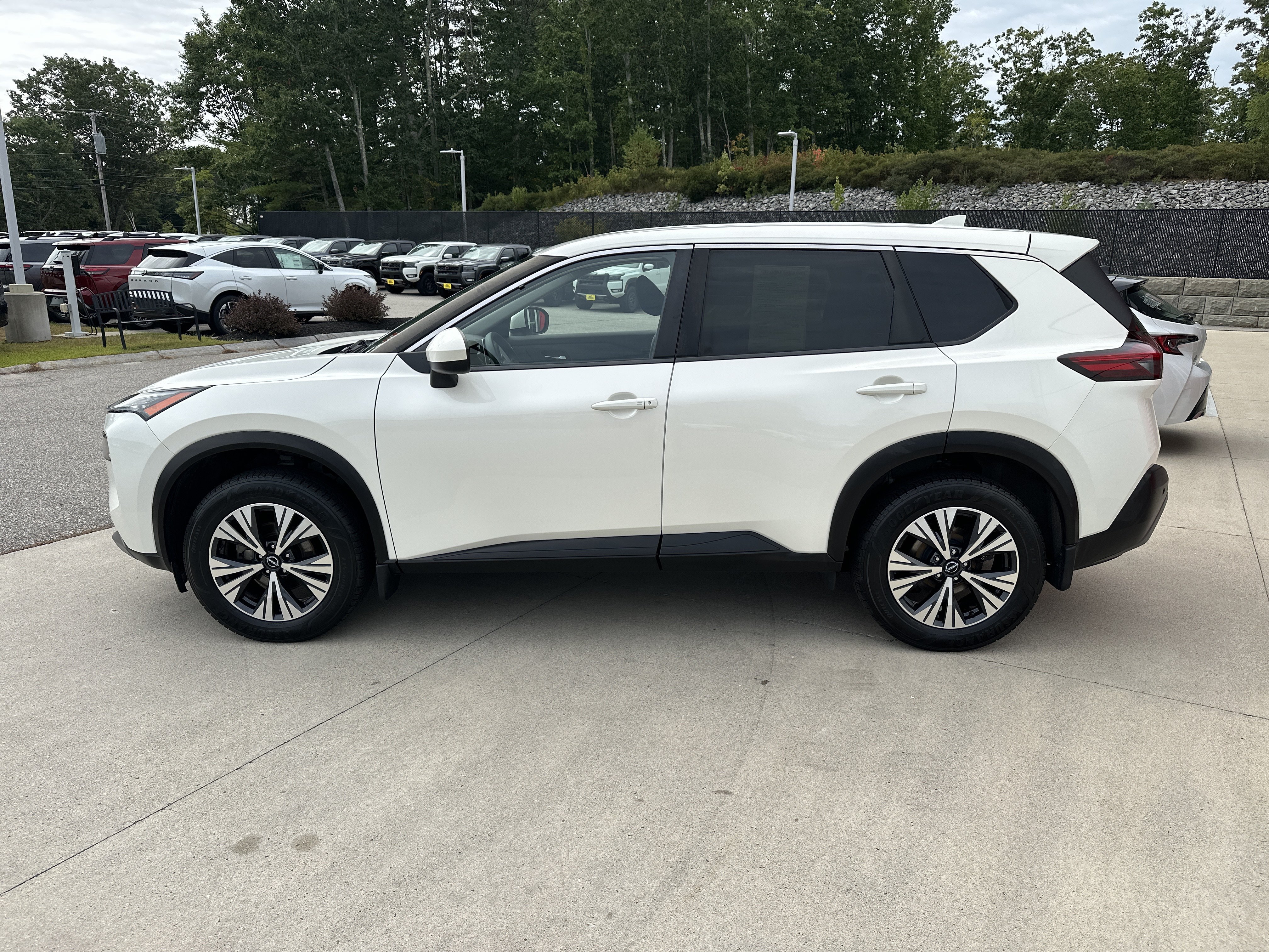Certified 2023 Nissan Rogue SV AWD/4WD image 8