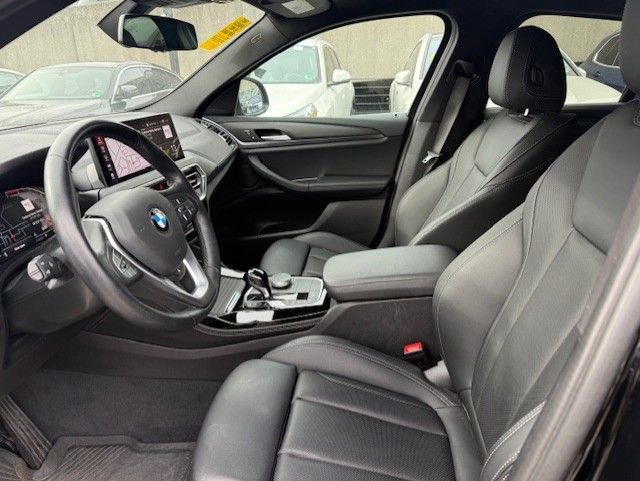 Certified 2023 BMW X4 xDrive30i w/ Premium Package image 3