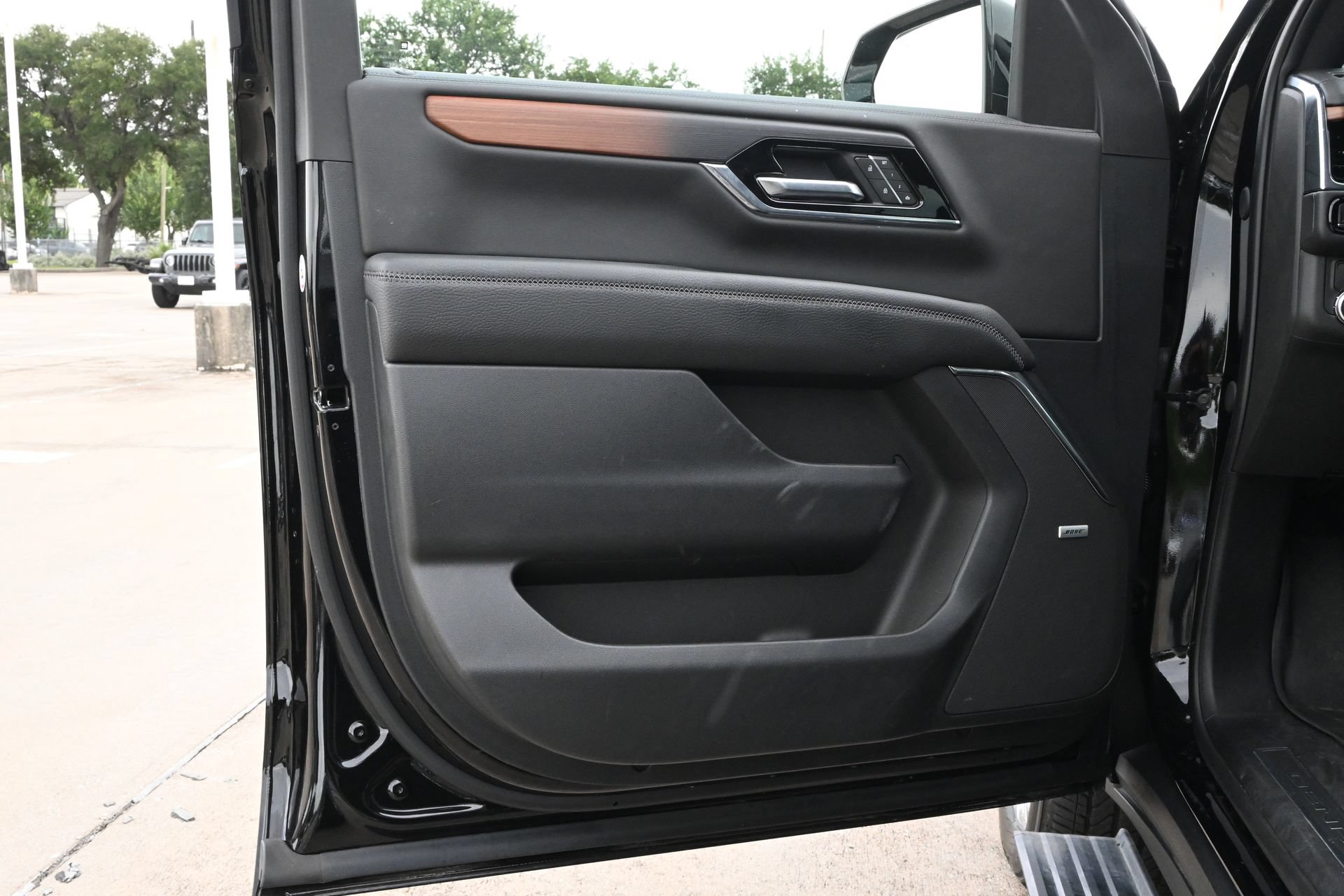 Used 2025 GMC Yukon Denali w/ Sun & Power Step Package RWD image 20