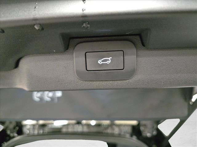 Used 2024 Land Rover Discovery Dynamic SE AWD/4WD image 13