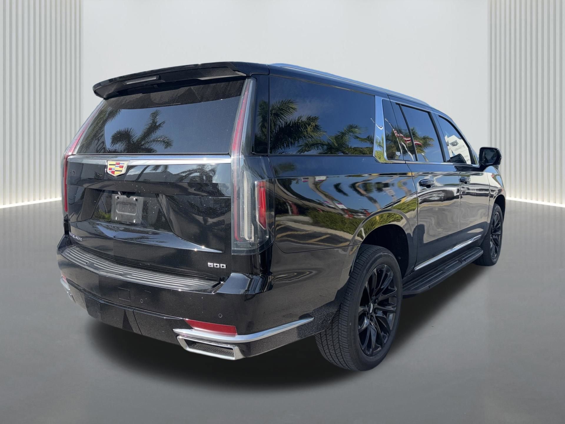 Used 2022 Cadillac Escalade ESV Luxury RWD image 4