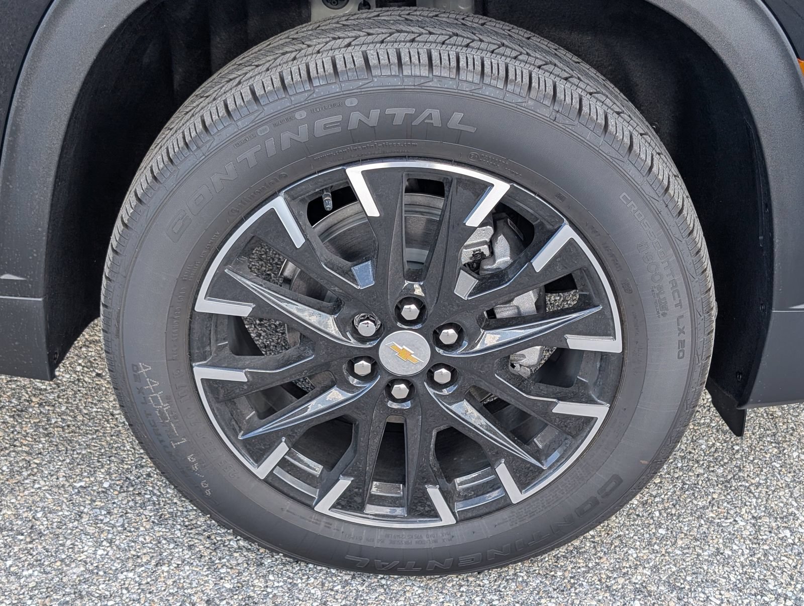 New 2026 Chevrolet Traverse LT w/ Sun and Wheel Package FWD image 6