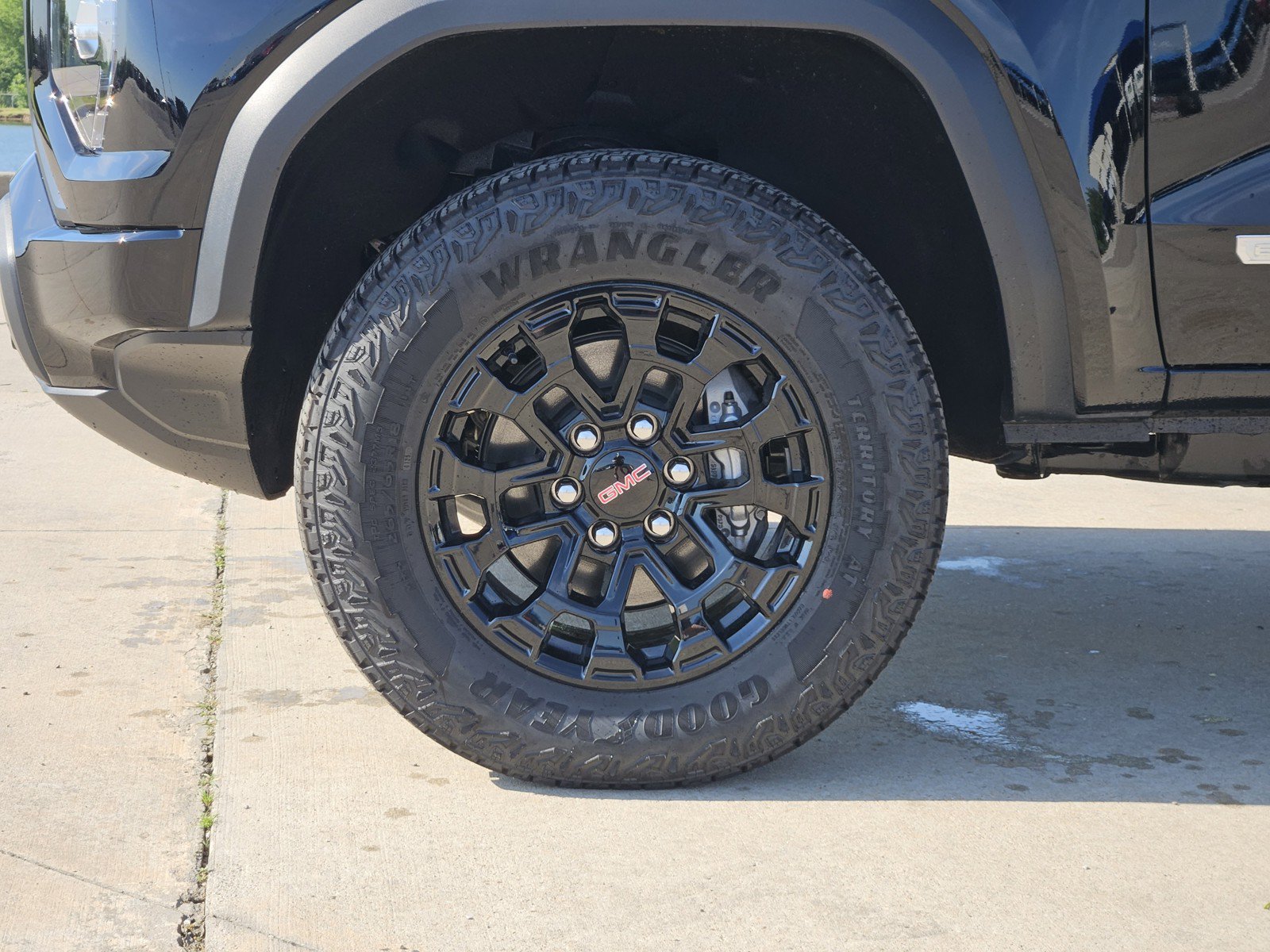 New 2026 GMC Canyon Elevation w/ Convenience Package RWD image 7