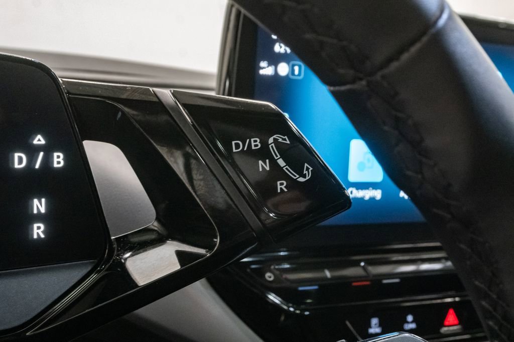Used 2023 Volkswagen ID.4 Pro S Plus image 19