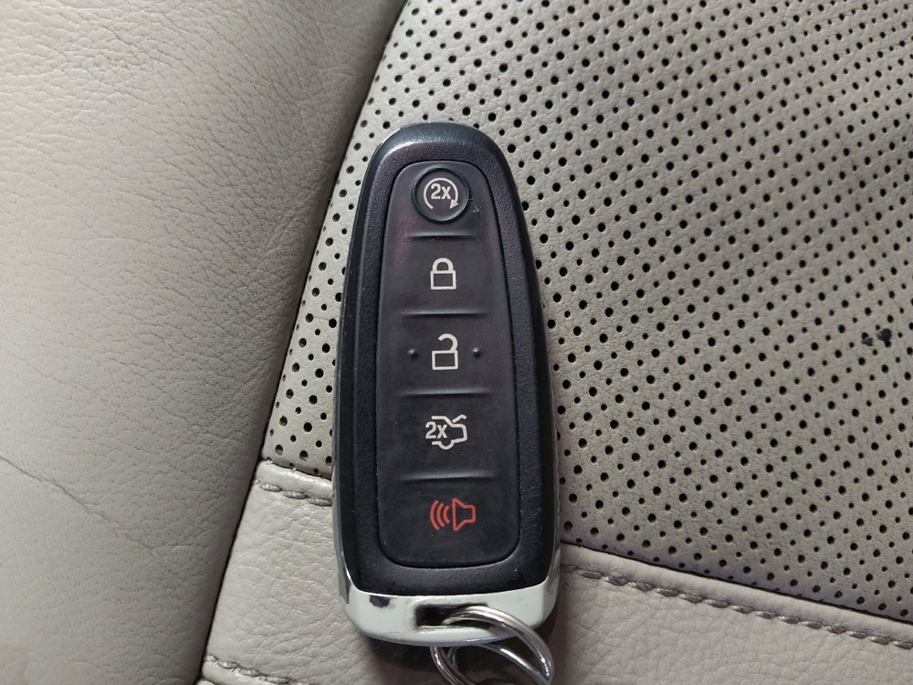 Used 2015 Lincoln MKX FWD w/ Equipment Group 102A image 32