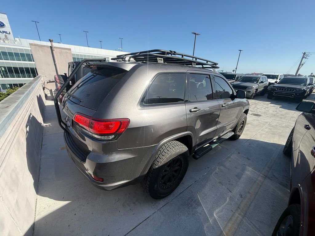 Used 2020 Jeep Grand Cherokee Altitude AWD/4WD image 2
