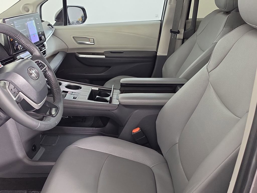 Certified 2024 Toyota Sienna XLE w/ XLE Plus Package FWD image 8