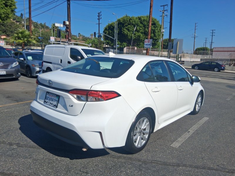 Used 2023 Toyota Corolla LE w/ LE Convenience Package FWD image 6