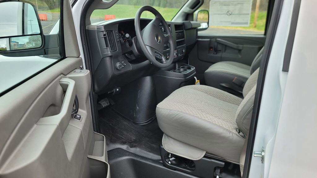 New 2025 Chevrolet Express 2500 Extended image 19