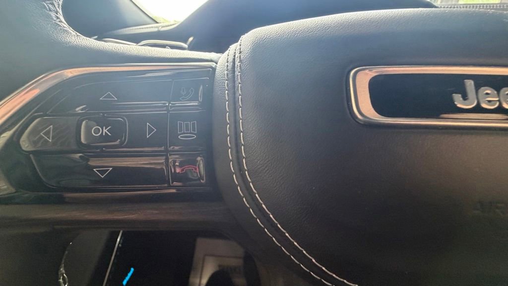 Certified 2022 Jeep Grand Cherokee L Overland w/ Luxury Tech Group IV AWD/4WD image 28
