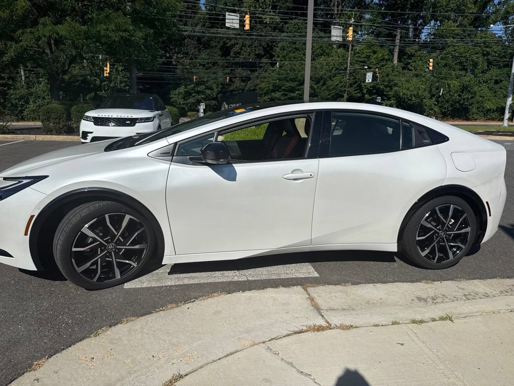 Used 2023 Toyota Prius Prime Premium w/ Advanced Technology Package FWD image 4