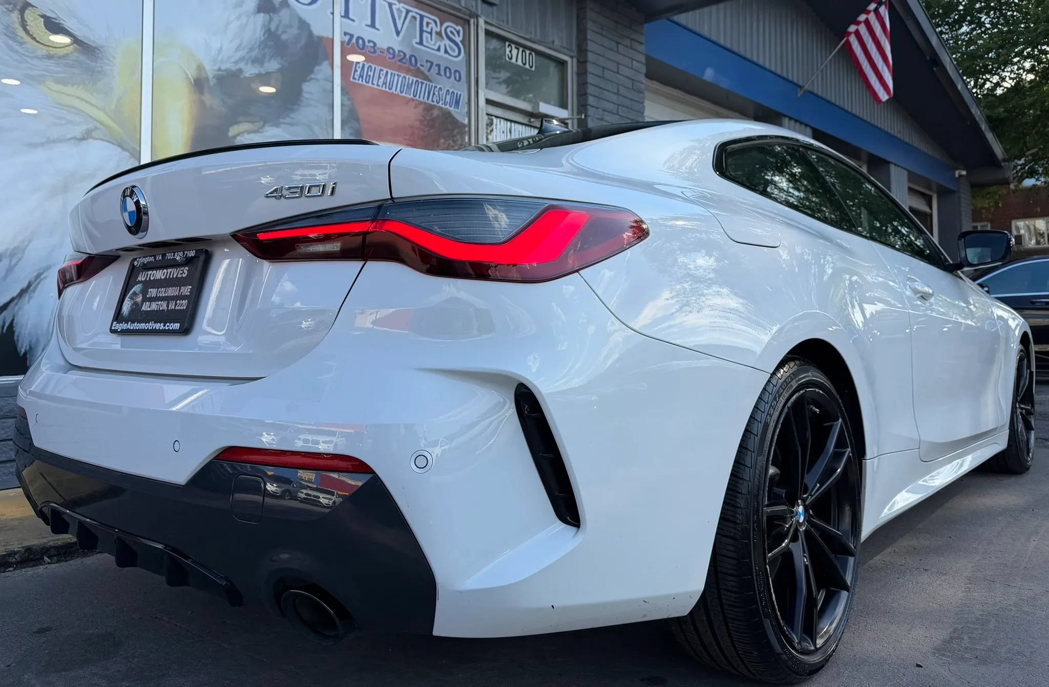 Used 2023 BMW 430i Coupe w/ M Sport Package RWD image 3