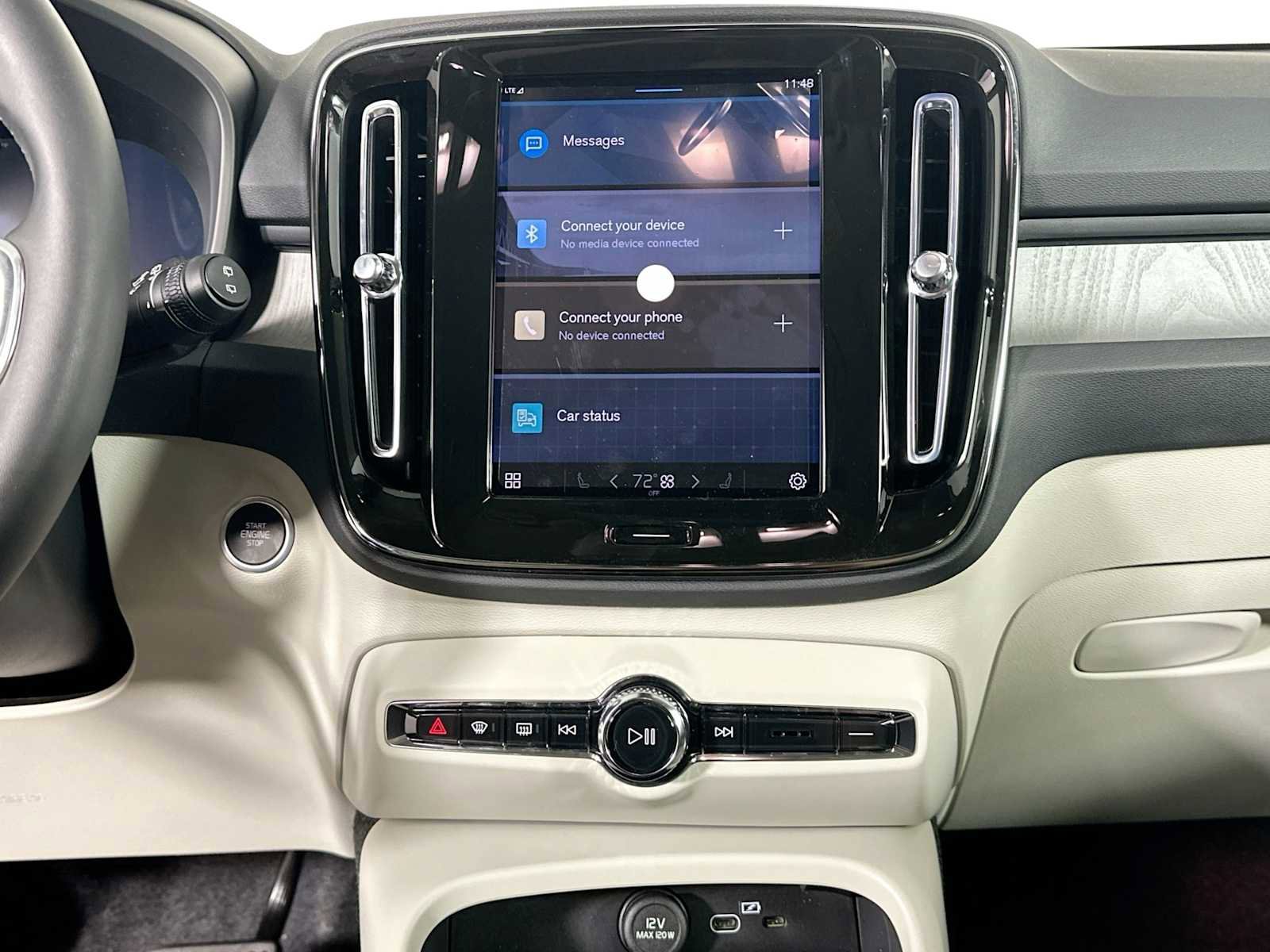 Used 2025 Volvo XC40 B5 Ultra w/ Protection Package image 13