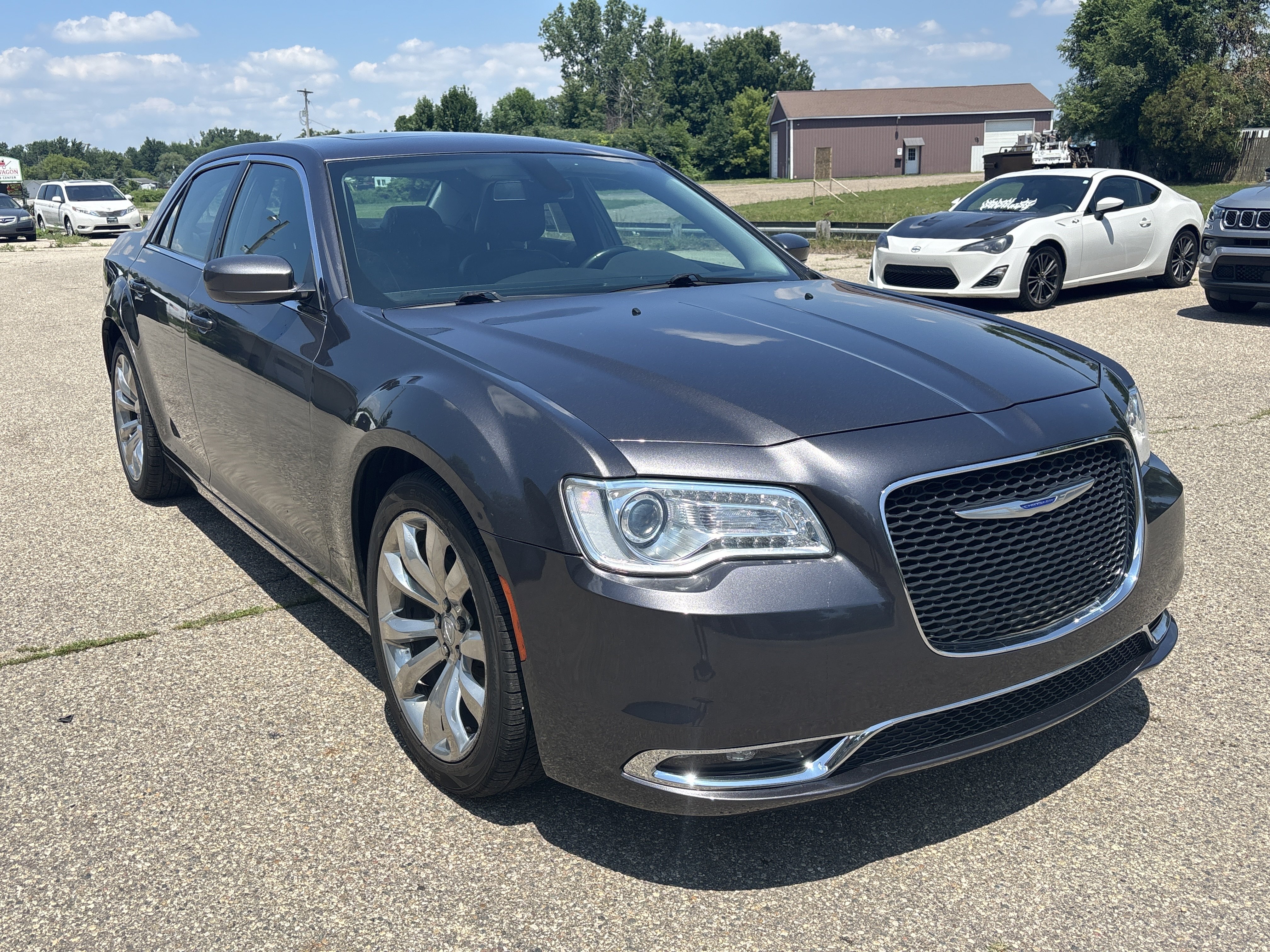 Used 2020 Chrysler 300 Touring L w/ Value Package RWD image 1