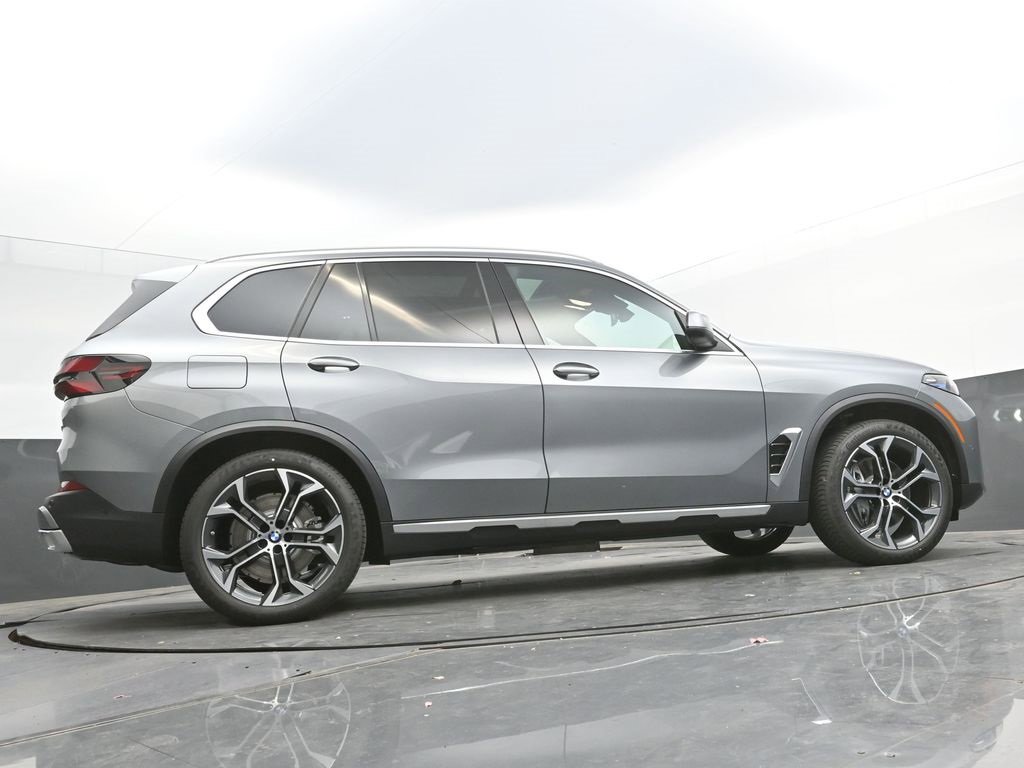Used 2026 BMW X5 xDrive50e w/ Premium Package image 45