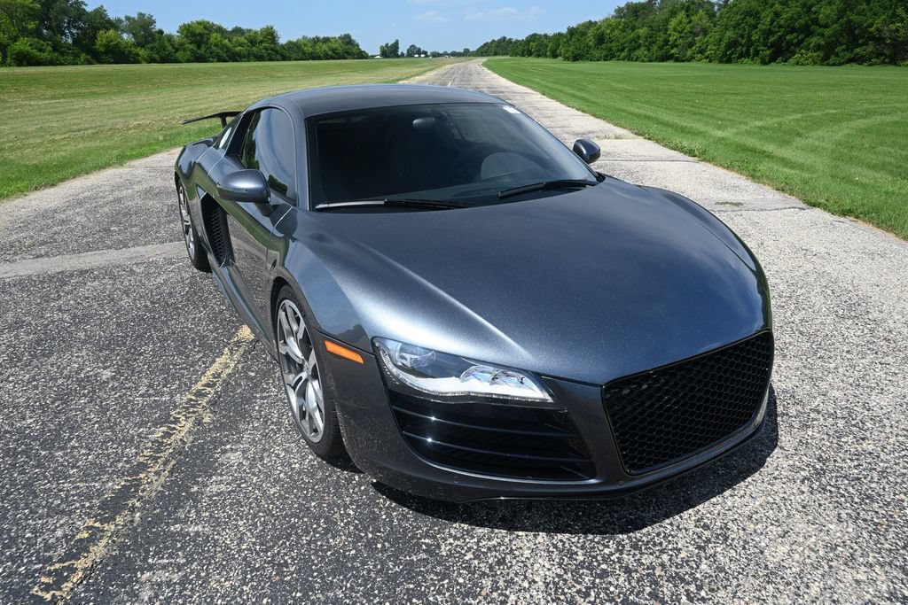 Used 2011 Audi R8 V10 AWD/4WD image 6