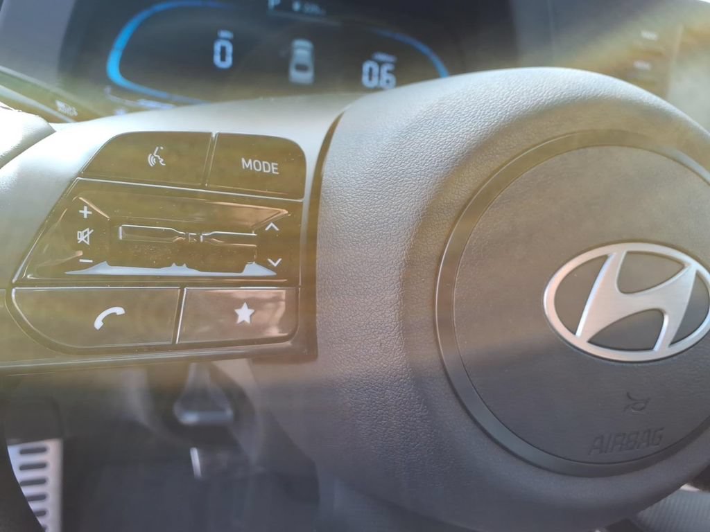 New 2025 Hyundai Elantra Sport FWD image 18