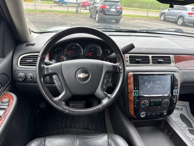 Used 2009 Chevrolet Suburban LT AWD/4WD image 13