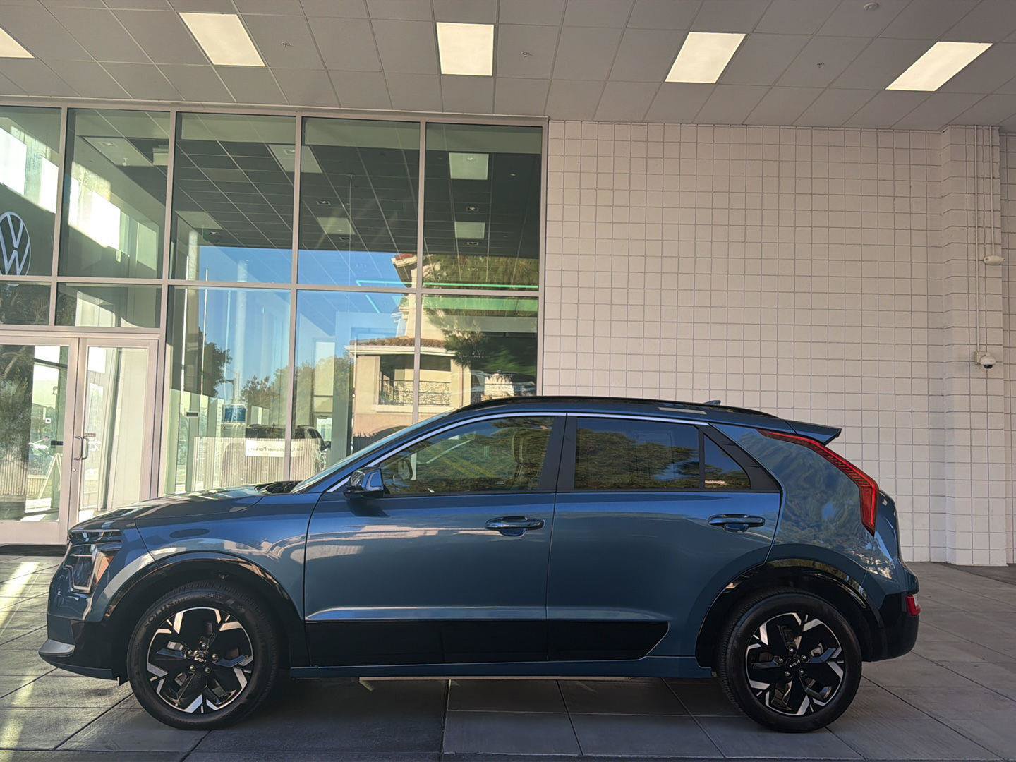 Used 2024 Kia Niro Wind FWD image 2