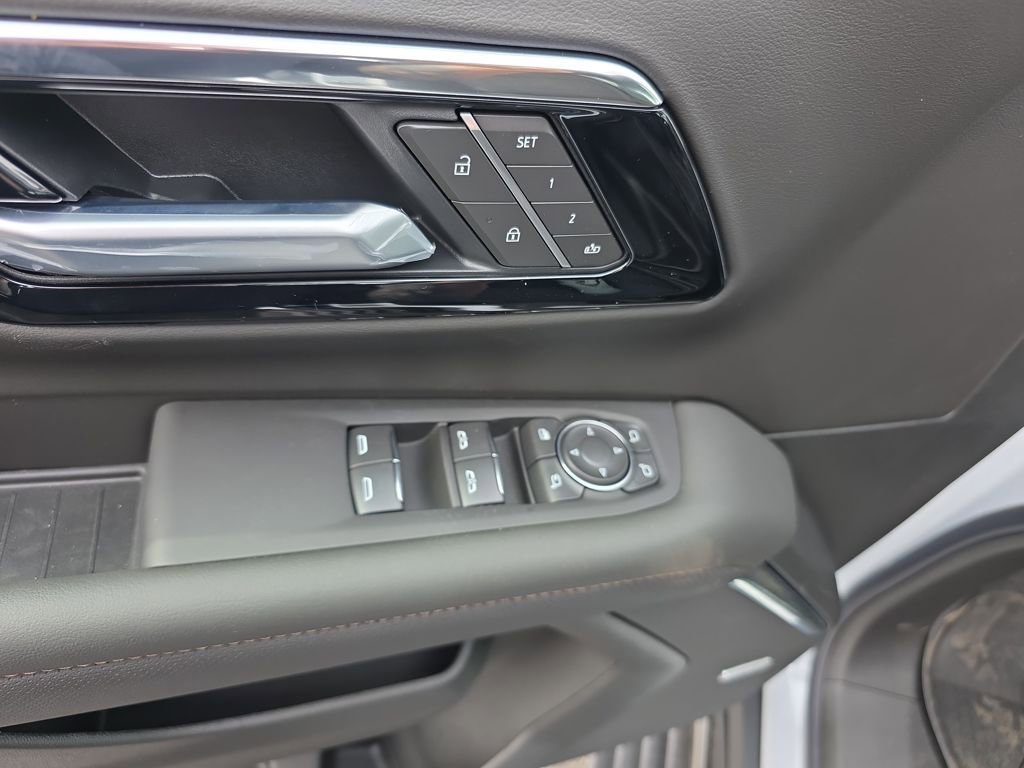 New 2026 Chevrolet Suburban High Country image 12