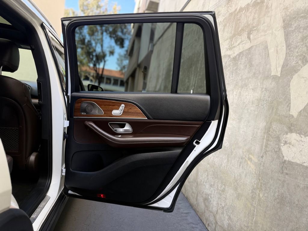 Used 2021 Mercedes-Benz GLS 450 4MATIC image 27