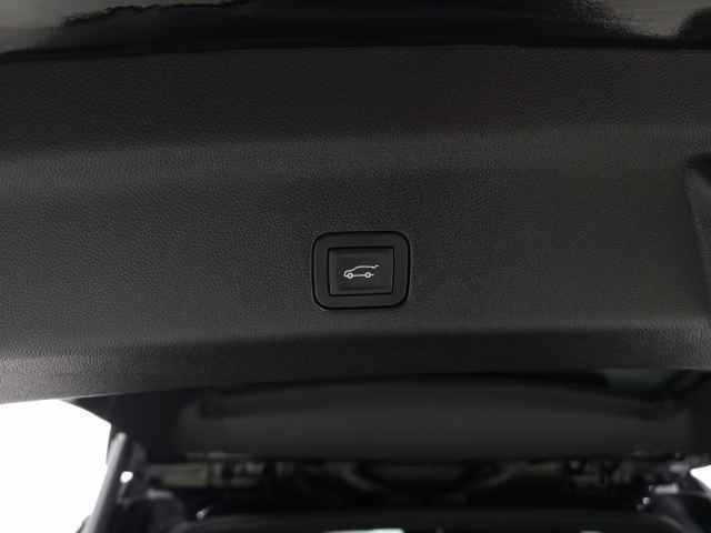 Used 2024 Cadillac Escalade ESV V w/ Heavy-Duty Trailer Package image 8