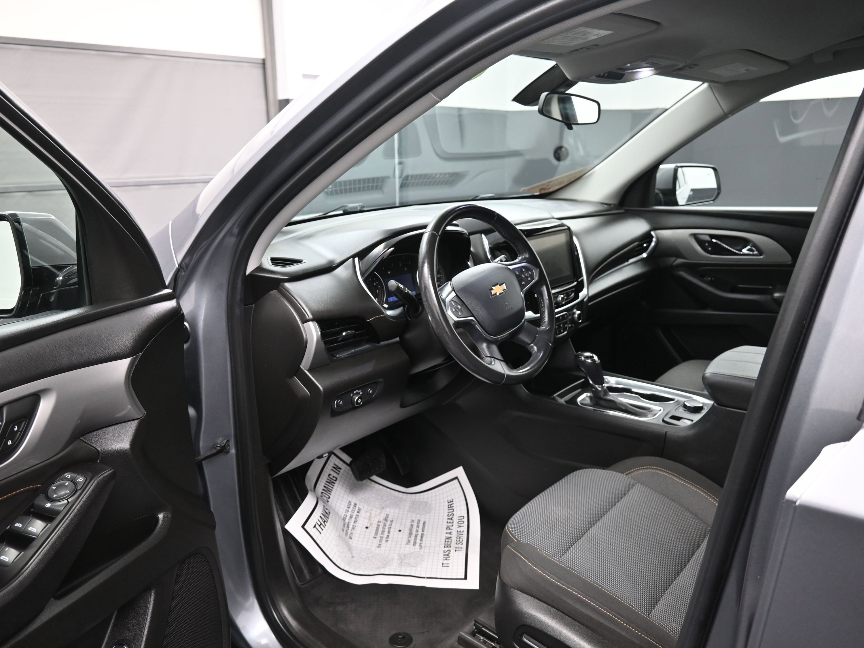 Used 2020 Chevrolet Traverse LT w/ LPO, Black Accent Package image 27