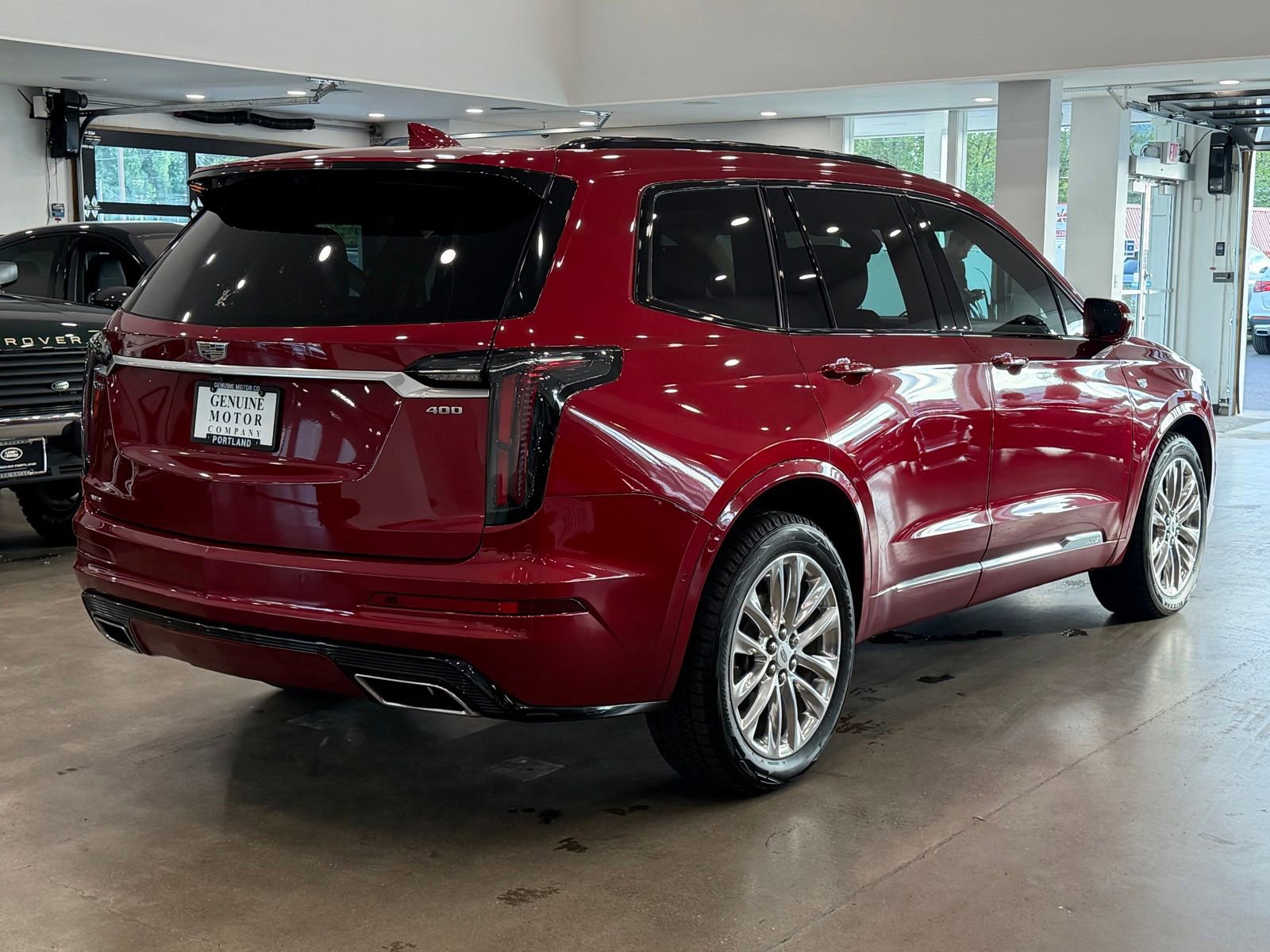 Used 2020 Cadillac XT6 Sport w/ Platinum Package AWD/4WD image 4