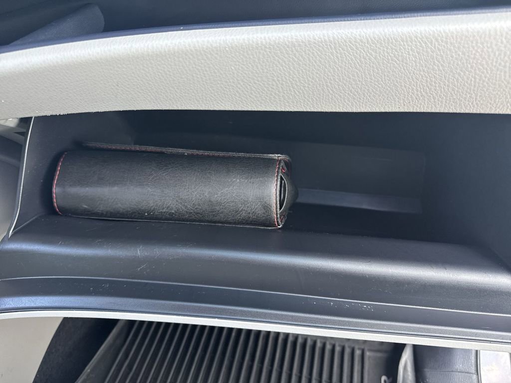 Used 2019 Toyota Highlander Limited Platinum image 36