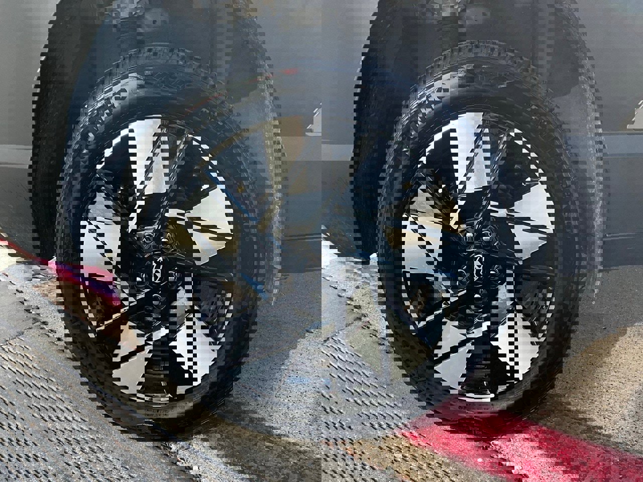 Used 2025 Hyundai Kona SEL image 9