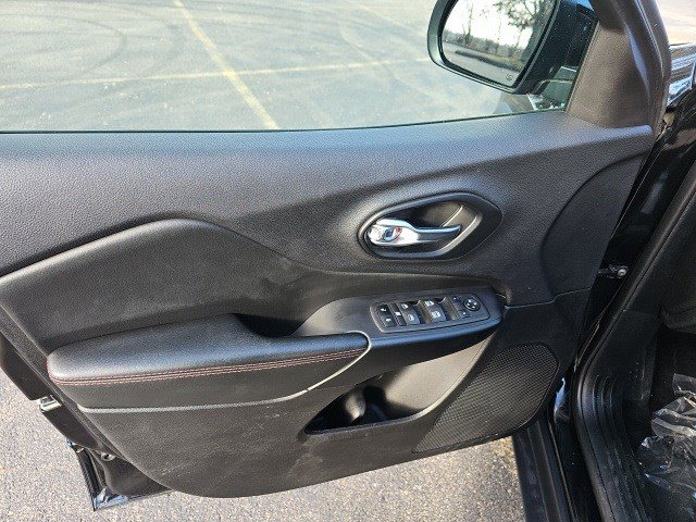 Used 2022 Jeep Cherokee Trailhawk w/ Comfort/Convenience Group image 20