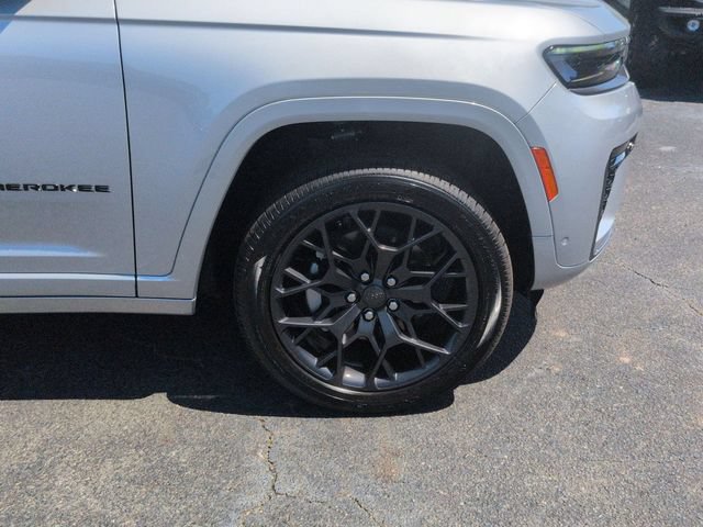 New 2026 Jeep Grand Cherokee L Summit w/ Obsidian Package AWD/4WD image 9