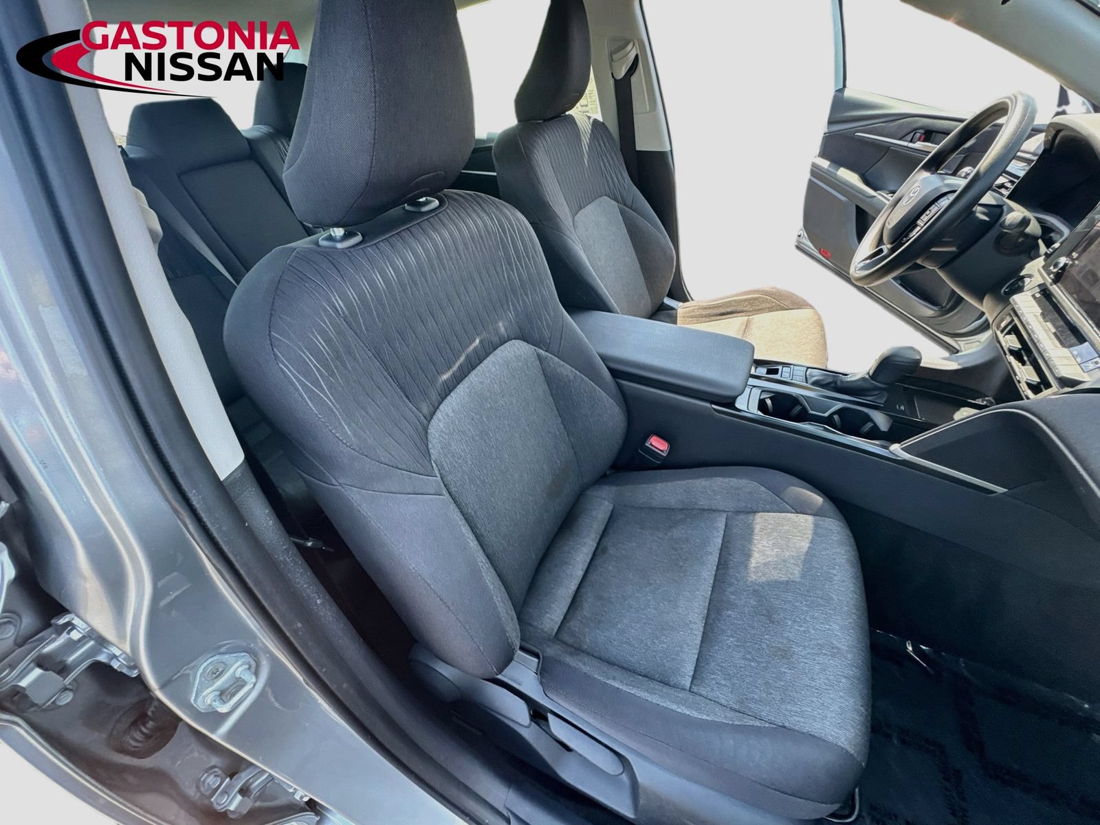Used 2025 Toyota Camry LE FWD image 39
