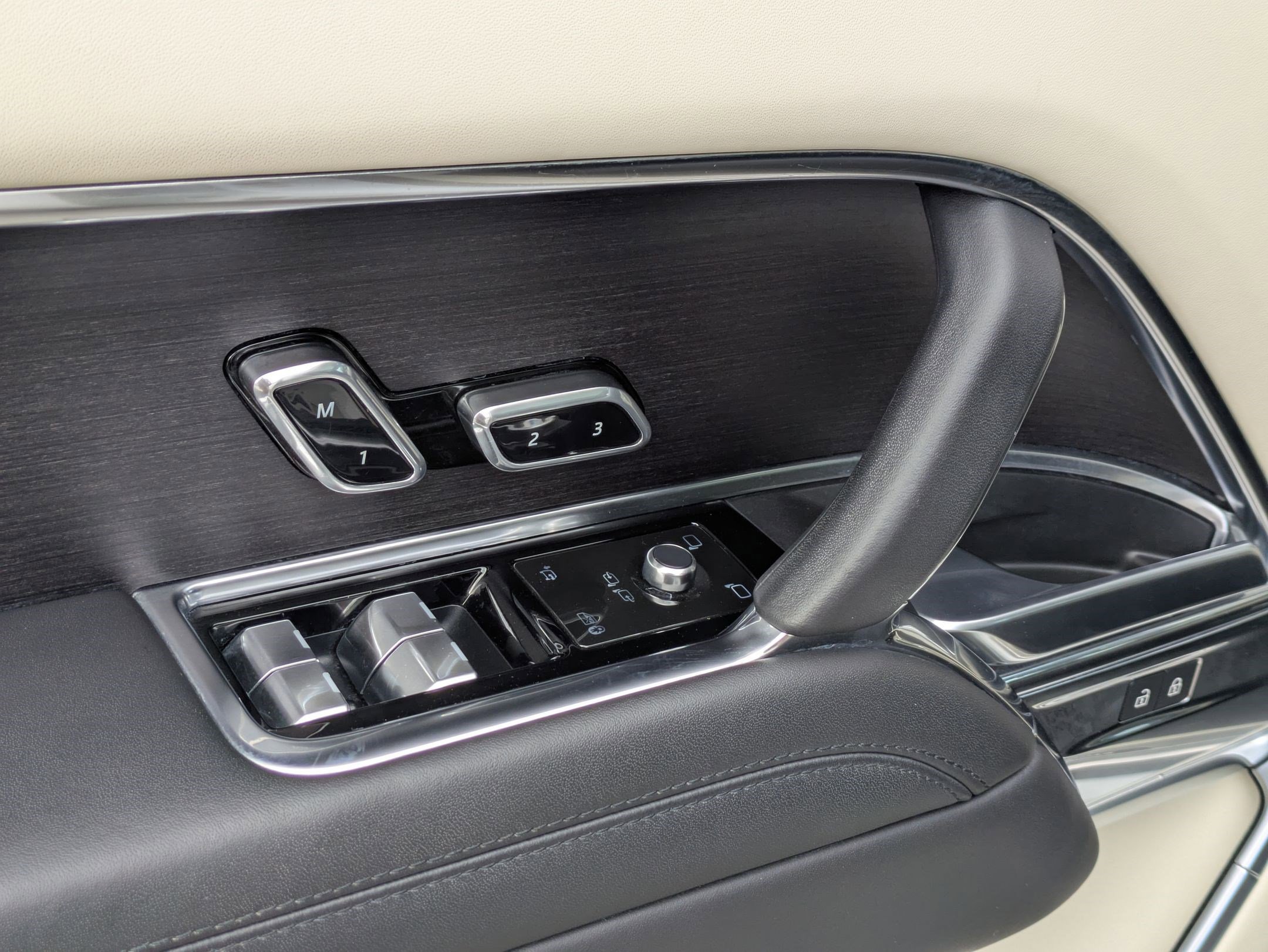 Certified 2022 Land Rover Range Rover Long Wheelbase SE image 13