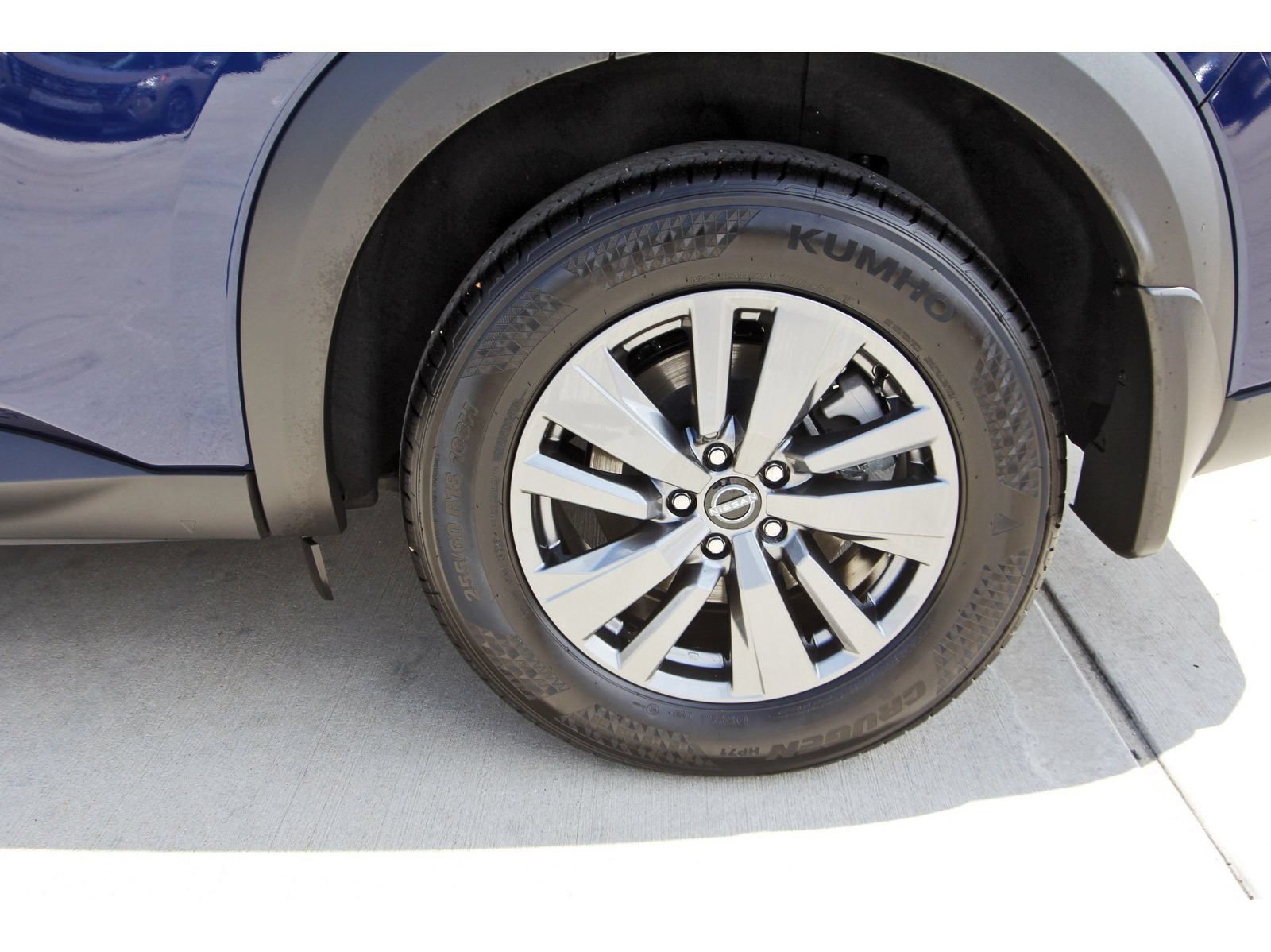 Certified 2025 Nissan Pathfinder SV FWD image 32