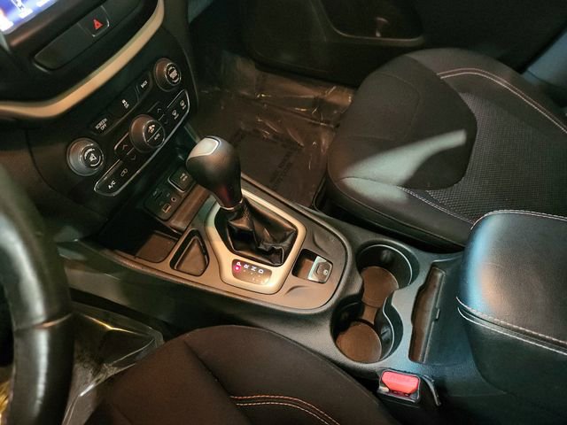 Used 2016 Jeep Cherokee 75th Anniversary image 13