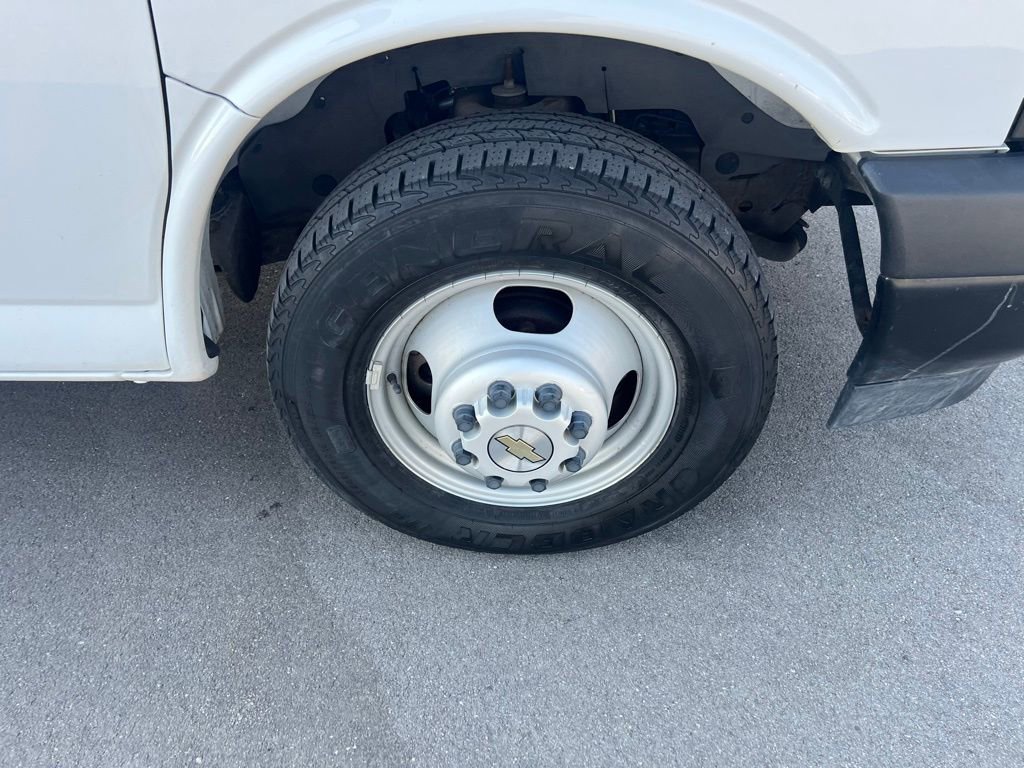 Used 2021 Chevrolet Express 3500 w/ Power Convenience Package image 12