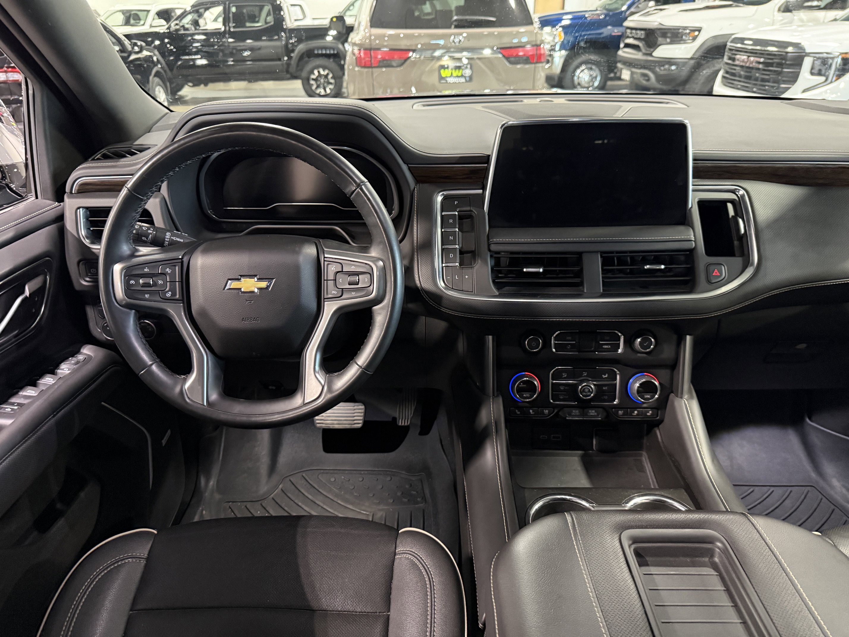 Used 2023 Chevrolet Suburban Premier AWD/4WD image 15